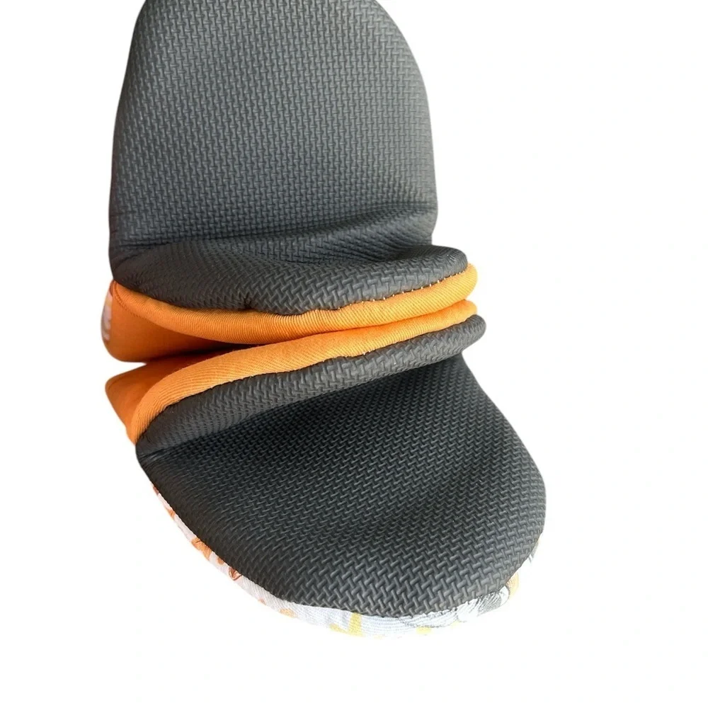 New! Disney Mickey Mouse 2 pack Oven Mitts White/Orange Fall leaf Thanksgiving - Picture 4 of 4